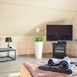 2 Bedroom Lovely In 펜션