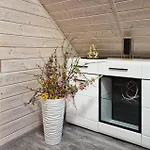 2 Bedroom Lovely In