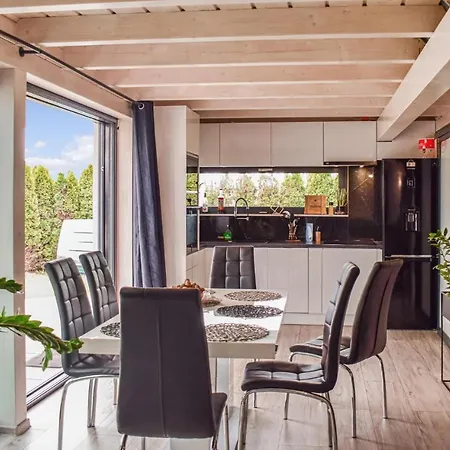 Dom wakacyjny Pet Friendly In With House Sea View *