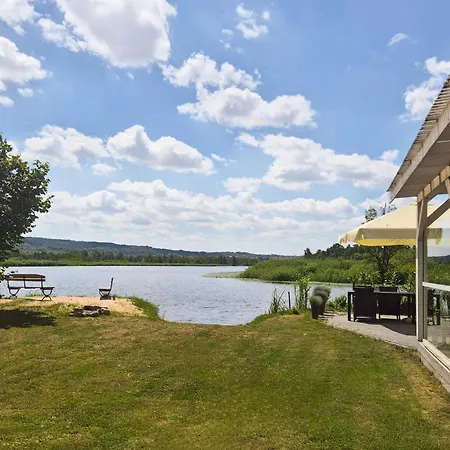 2 Bedroom Lovely In Vakantiehuis Szczecin